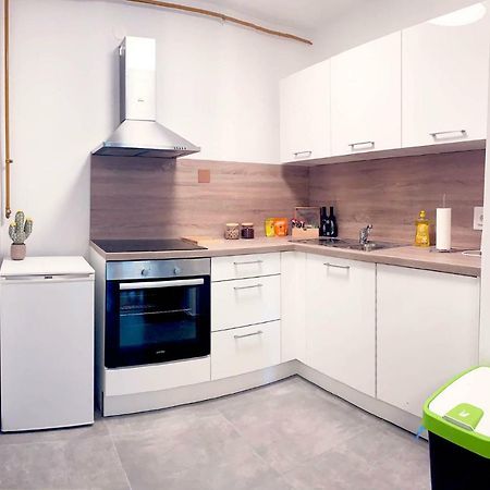 Central Bus Station Apartment Загреб Экстерьер фото